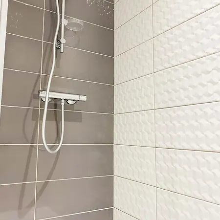 Beau Lumineux Avec Climatisation Pour 2 Personnes Appartement