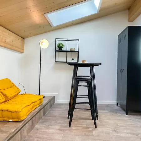 Beau Lumineux Avec Climatisation Pour 2 Personnes *