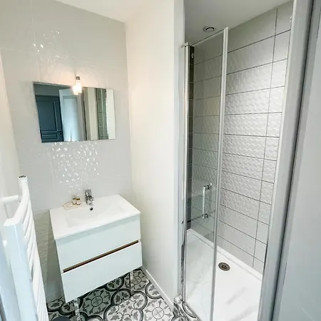 Beau Lumineux Avec Climatisation Pour 2 Personnes Apartment Bordeaux