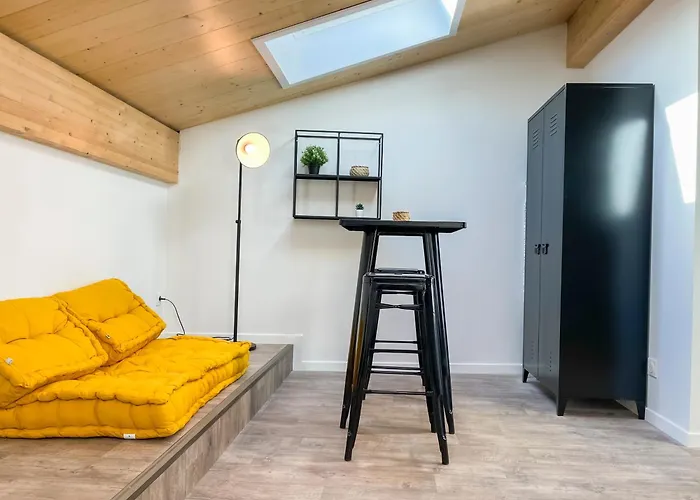 Beau Lumineux Avec Climatisation Pour 2 Personnes *