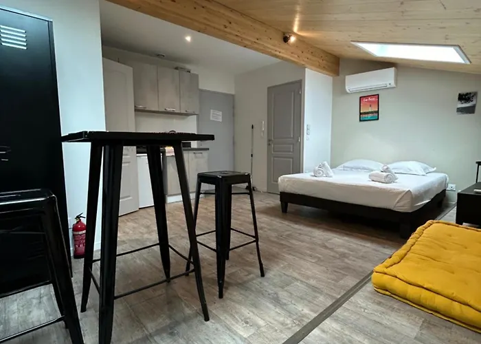 Beau Lumineux Avec Climatisation Pour 2 Personnes * Bordeaux